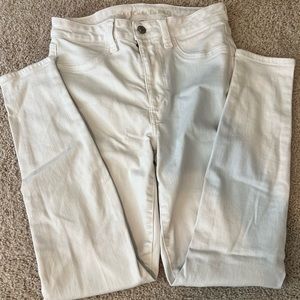 AE white jeans size 6